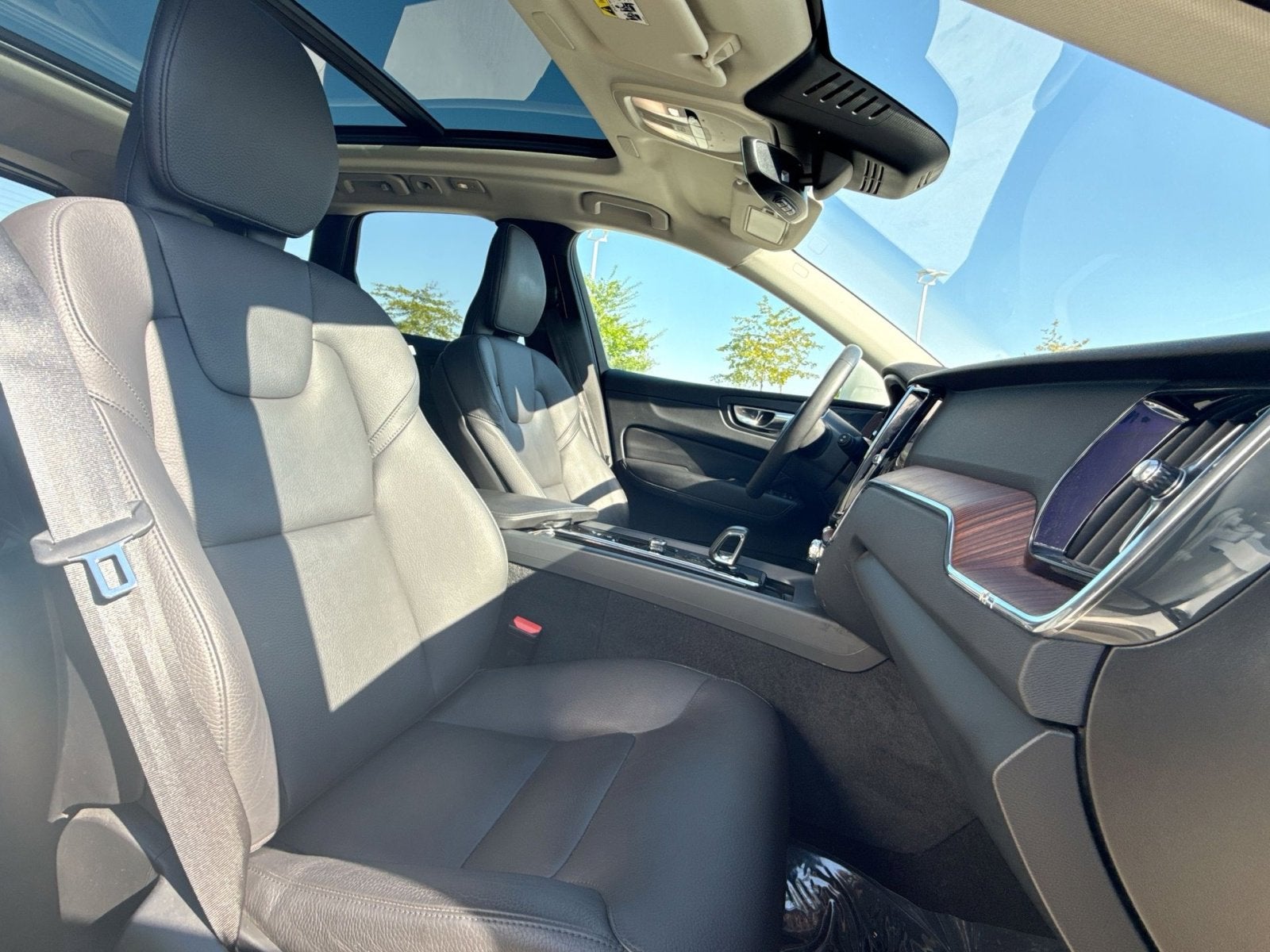 2023 Volvo XC60 B5 Plus Bright Theme