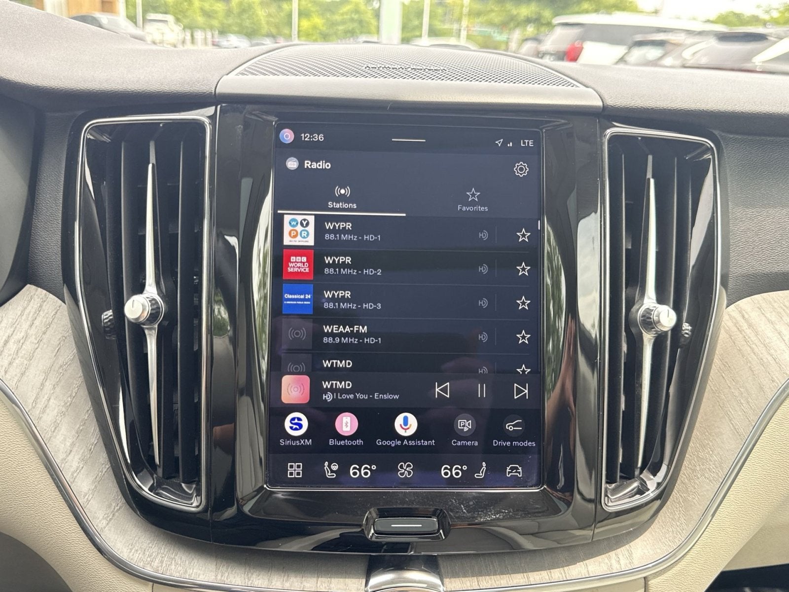 2023 Volvo XC60 B5 Plus Bright Theme