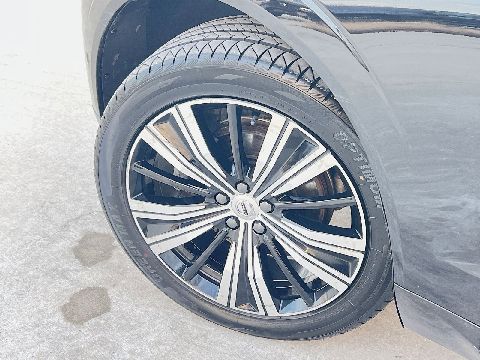 2023 Volvo XC60 B5 Plus Bright Theme