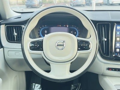 2023 Volvo XC60 B5 Plus Bright Theme