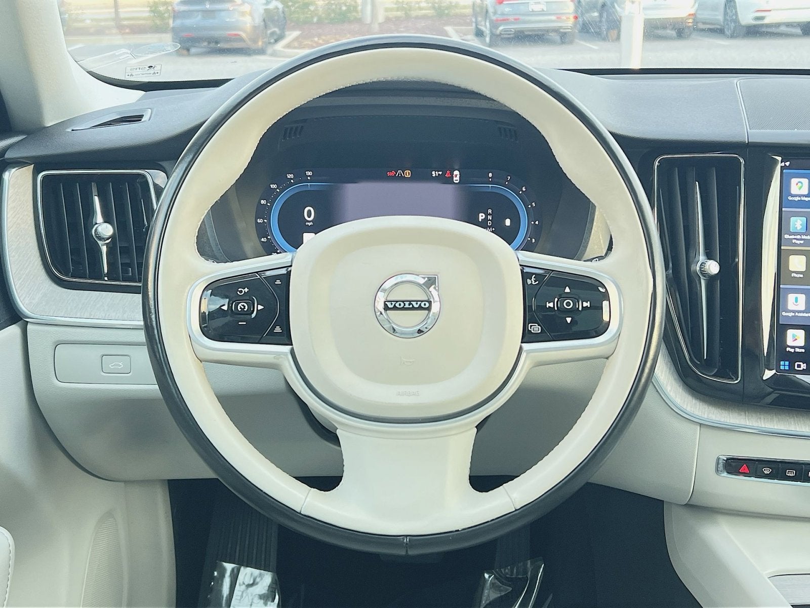 2023 Volvo XC60 B5 Plus Bright Theme