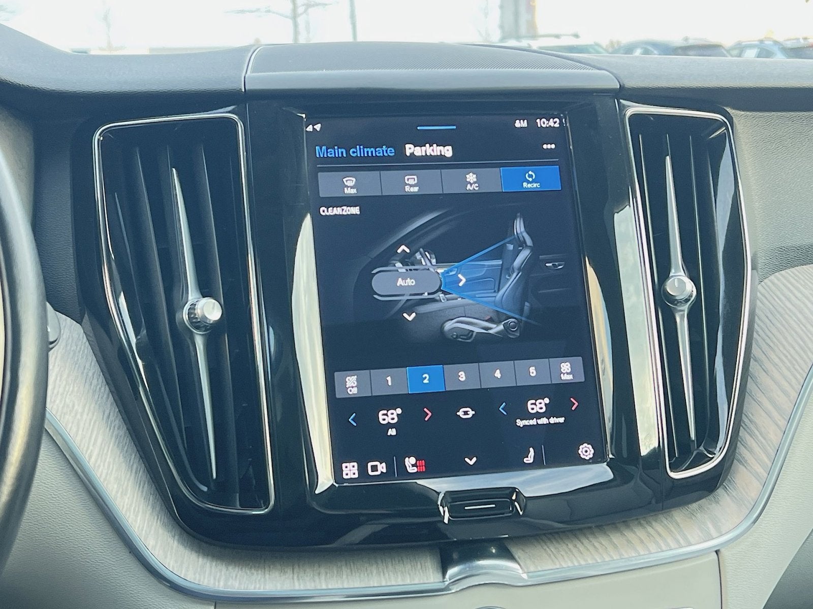 2023 Volvo XC60 B5 Plus Bright Theme