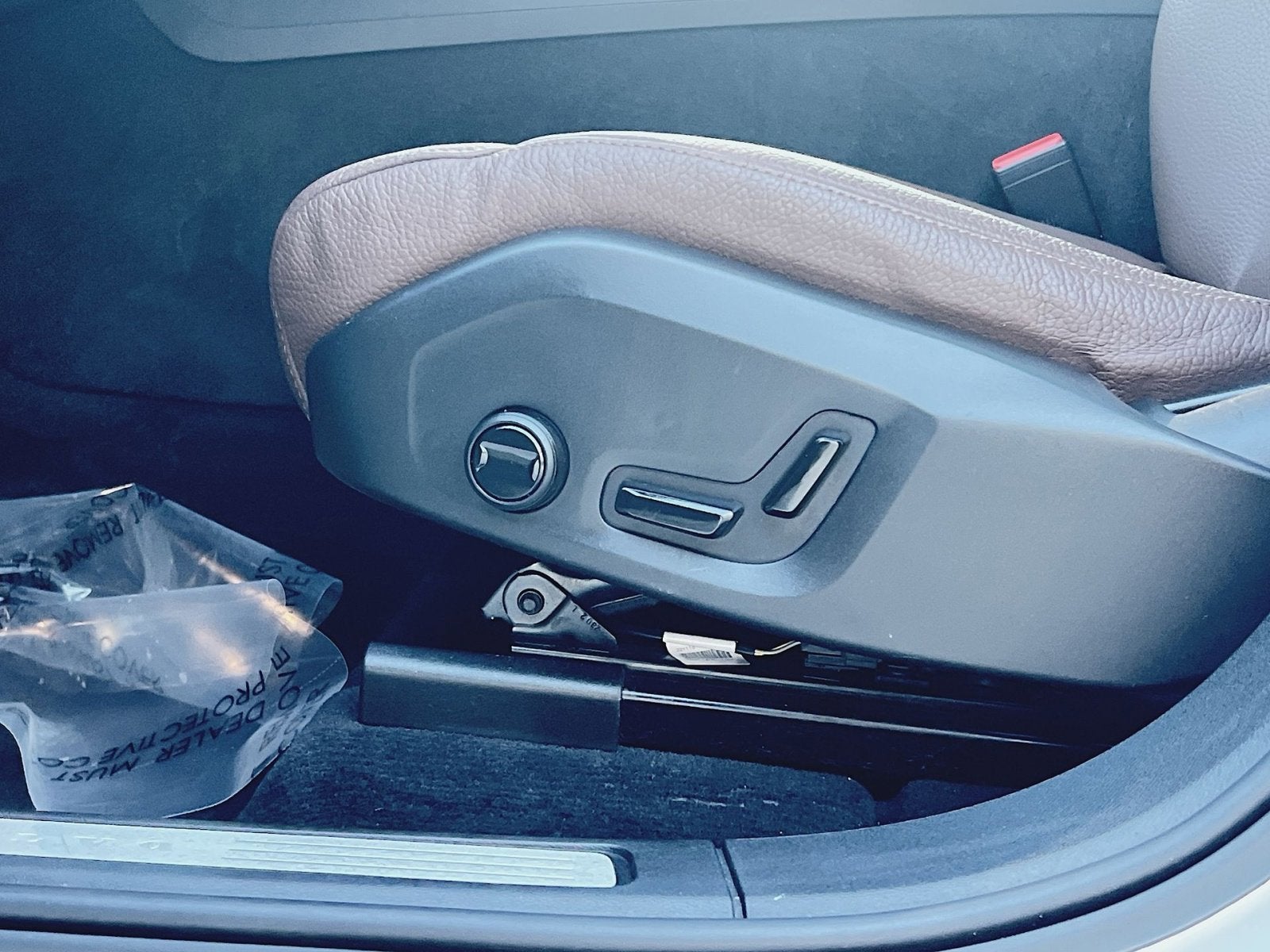 2023 Volvo XC60 B5 Plus Bright Theme