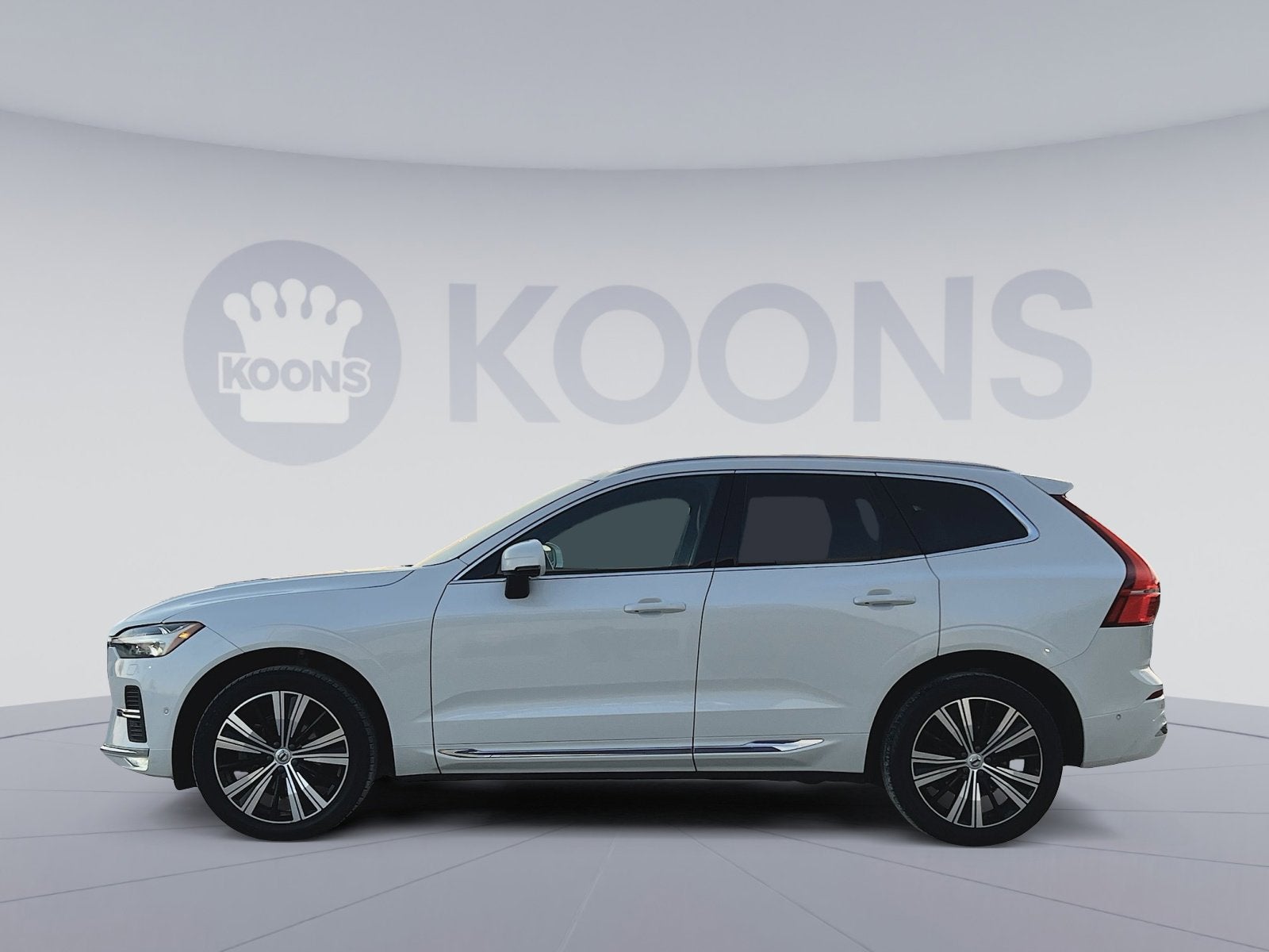 2023 Volvo XC60 B5 Plus Bright Theme