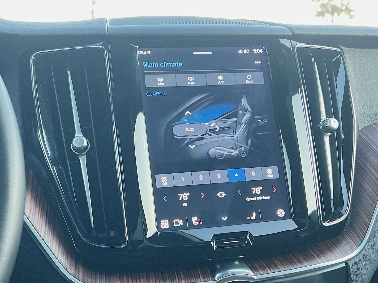 2023 Volvo XC60 B5 Plus Bright Theme