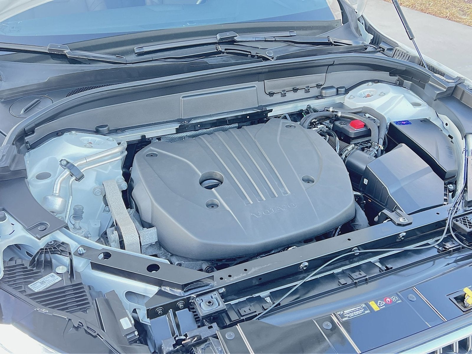 2023 Volvo XC60 B5 Plus Bright Theme