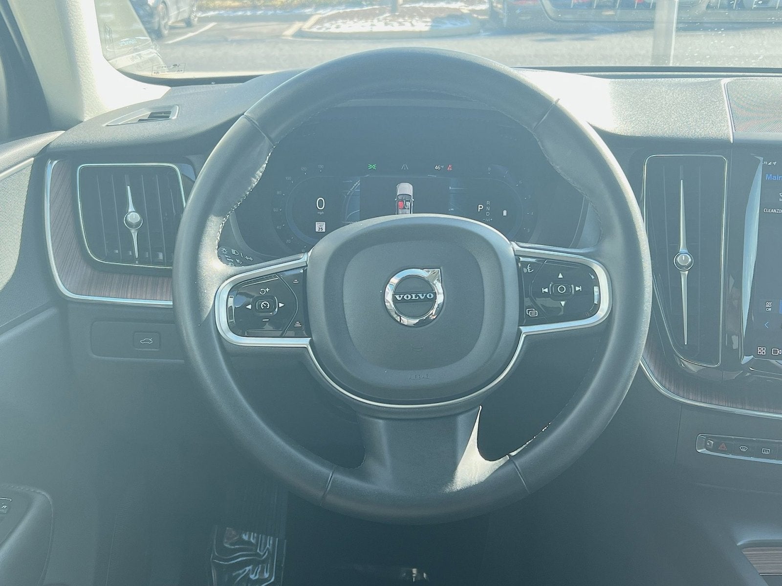 2023 Volvo XC60 B5 Plus Bright Theme
