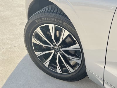 2023 Volvo XC60 B5 Plus Dark Theme