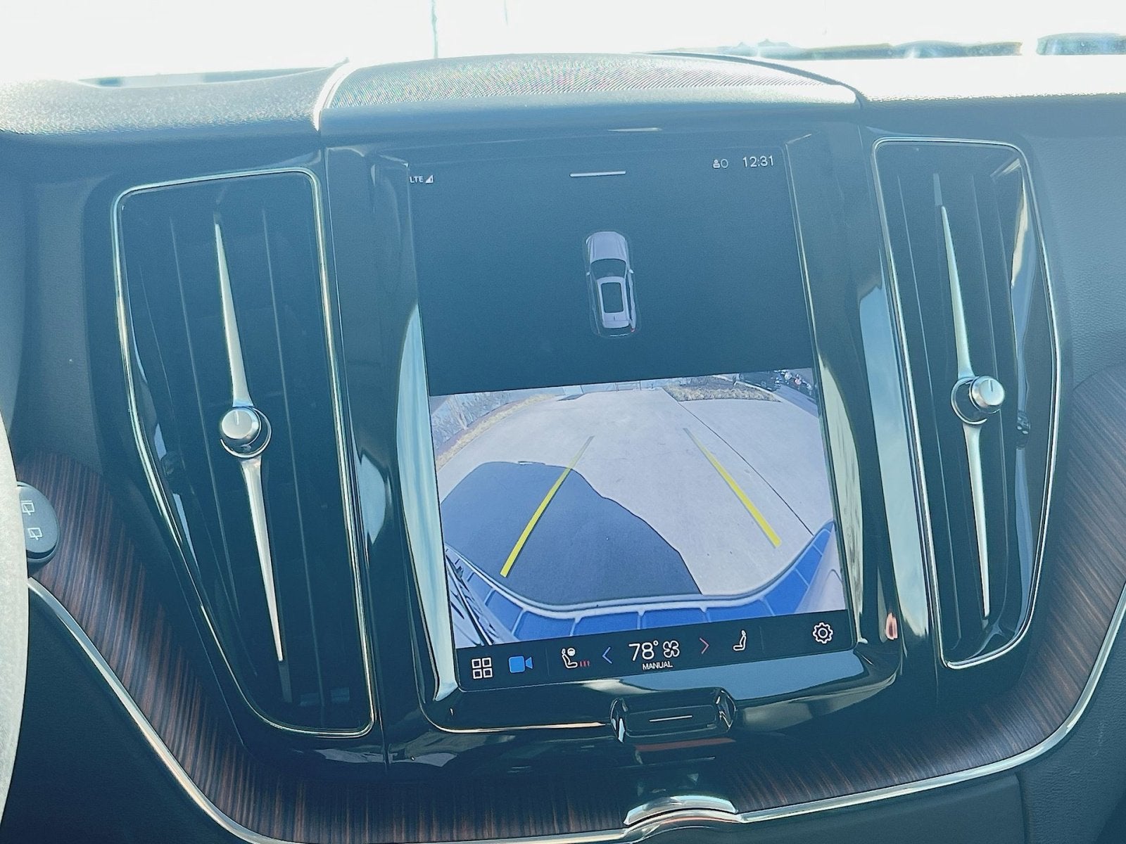 2023 Volvo XC60 B5 Plus Dark Theme