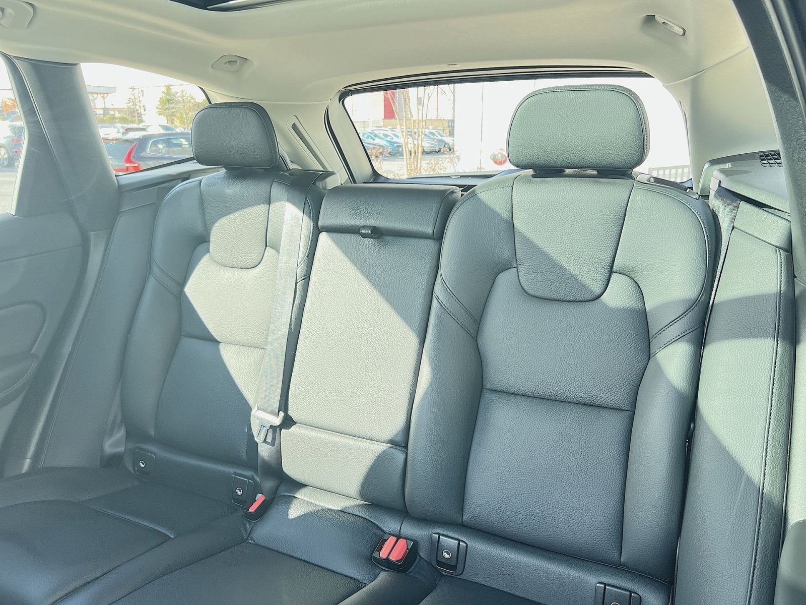 2023 Volvo XC60 B5 Plus Dark Theme