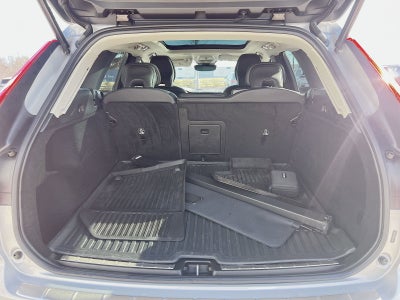 2023 Volvo XC60 B5 Plus Dark Theme