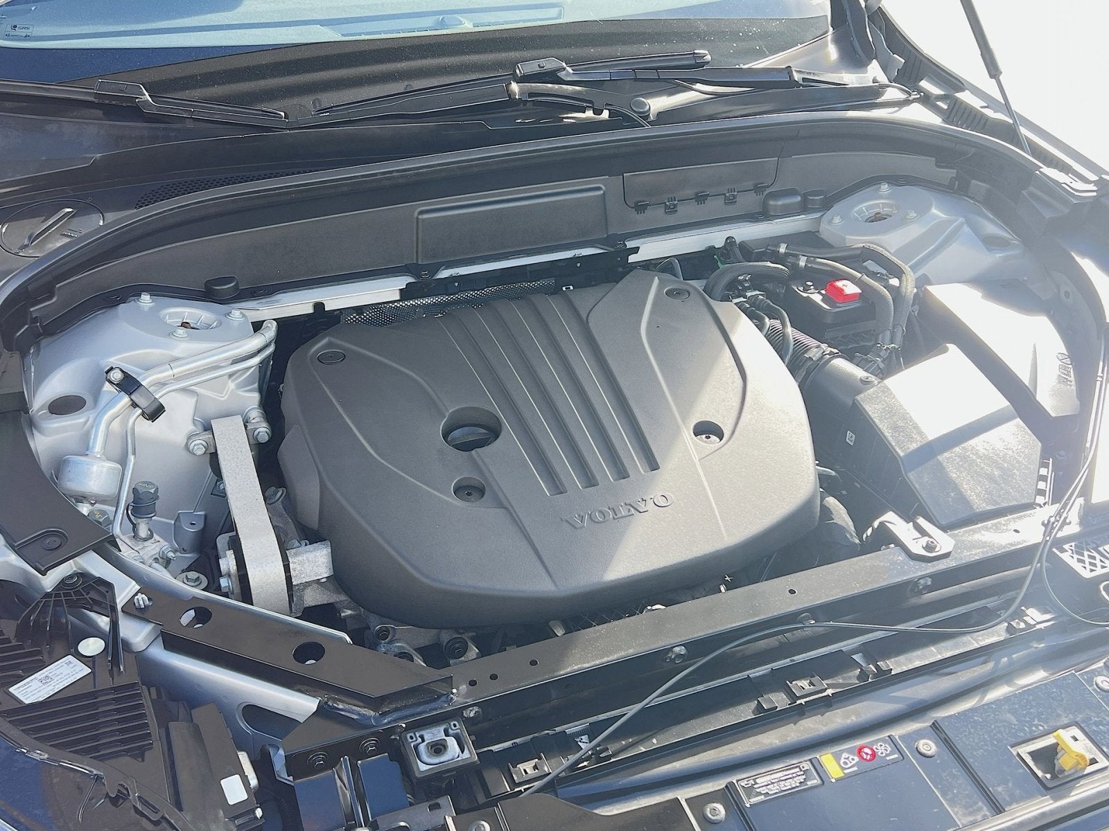 2023 Volvo XC60 B5 Plus Dark Theme