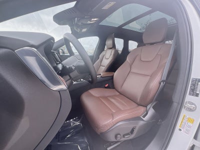 2023 Volvo XC60 B5 Plus Dark Theme