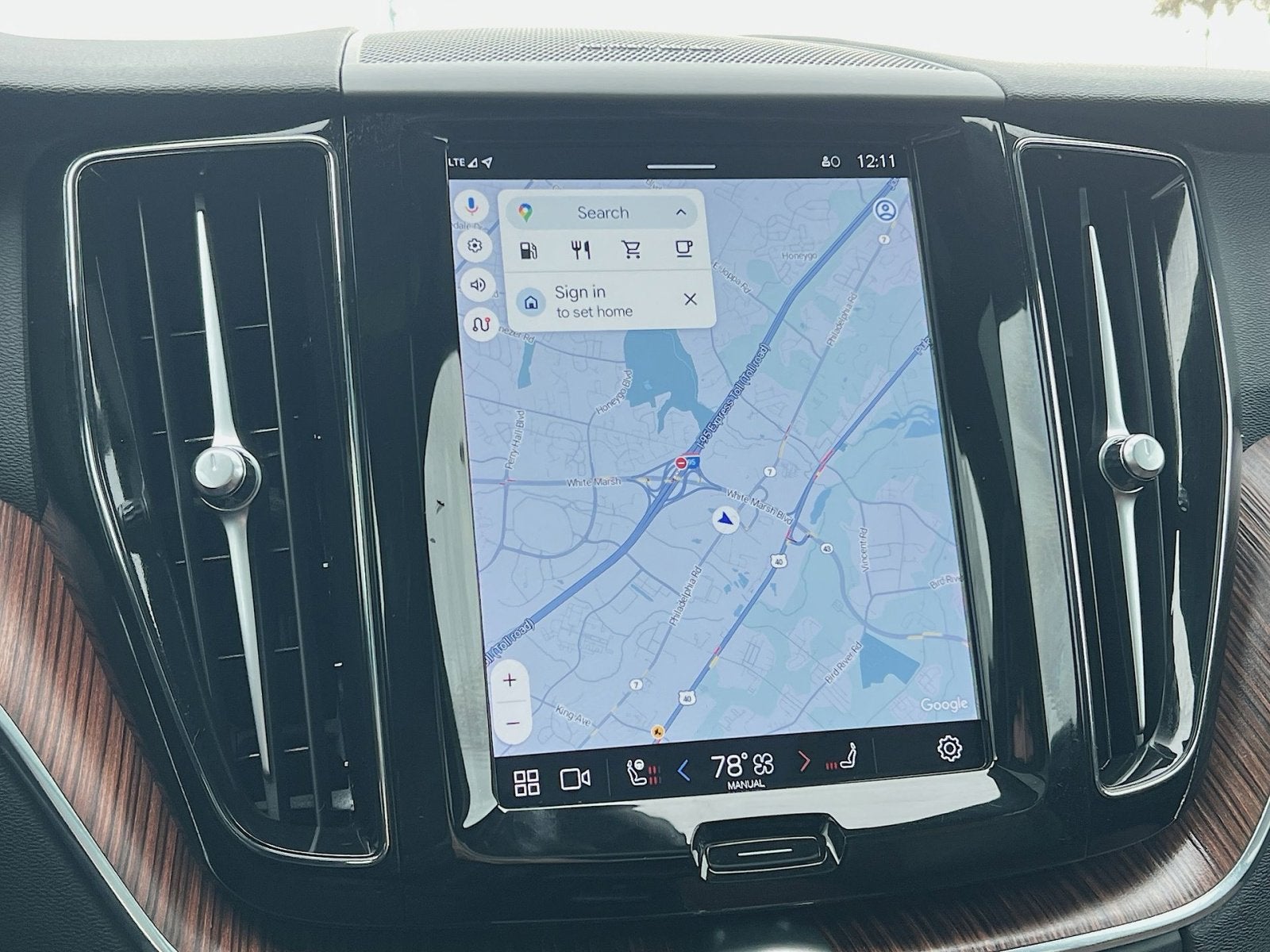 2023 Volvo XC60 B5 Plus Dark Theme