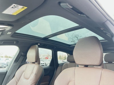 2023 Volvo XC60 B5 Plus Dark Theme