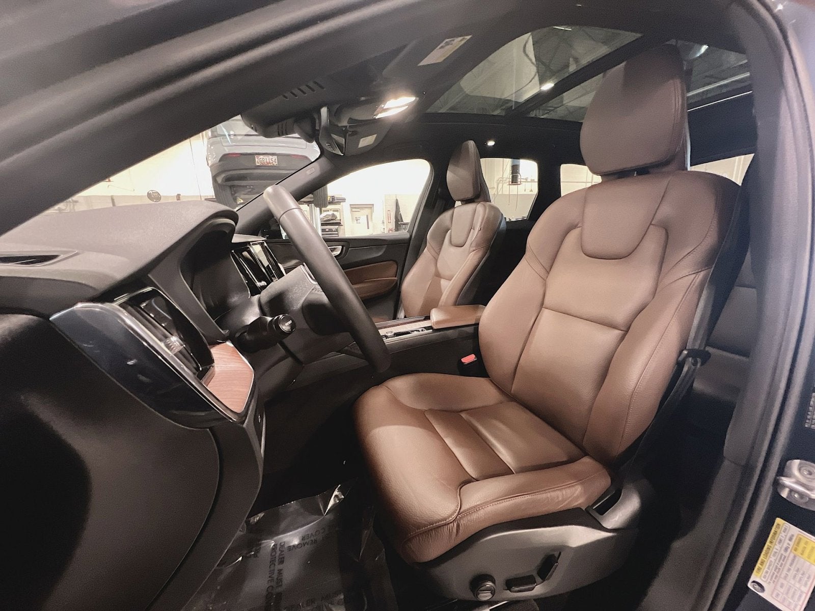 2023 Volvo XC60 B5 Plus Dark Theme