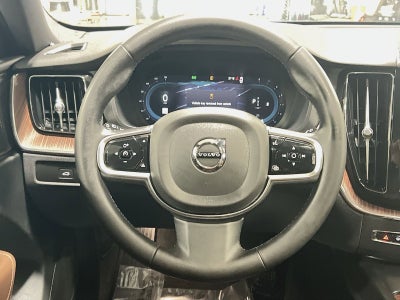 2023 Volvo XC60 B5 Plus Dark Theme