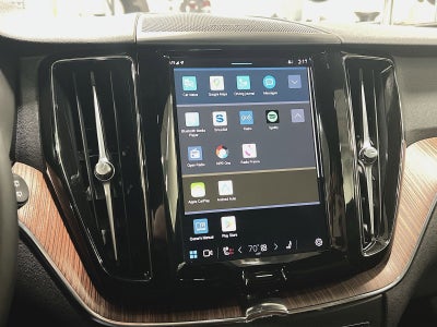 2023 Volvo XC60 B5 Plus Dark Theme