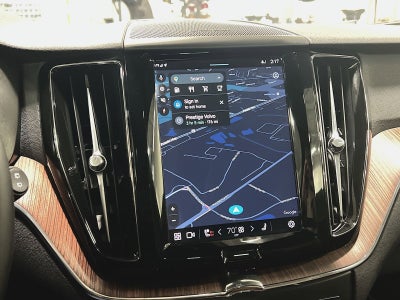 2023 Volvo XC60 B5 Plus Dark Theme