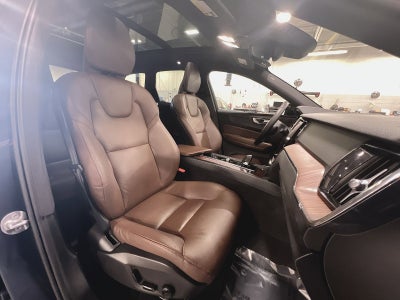 2023 Volvo XC60 B5 Plus Dark Theme