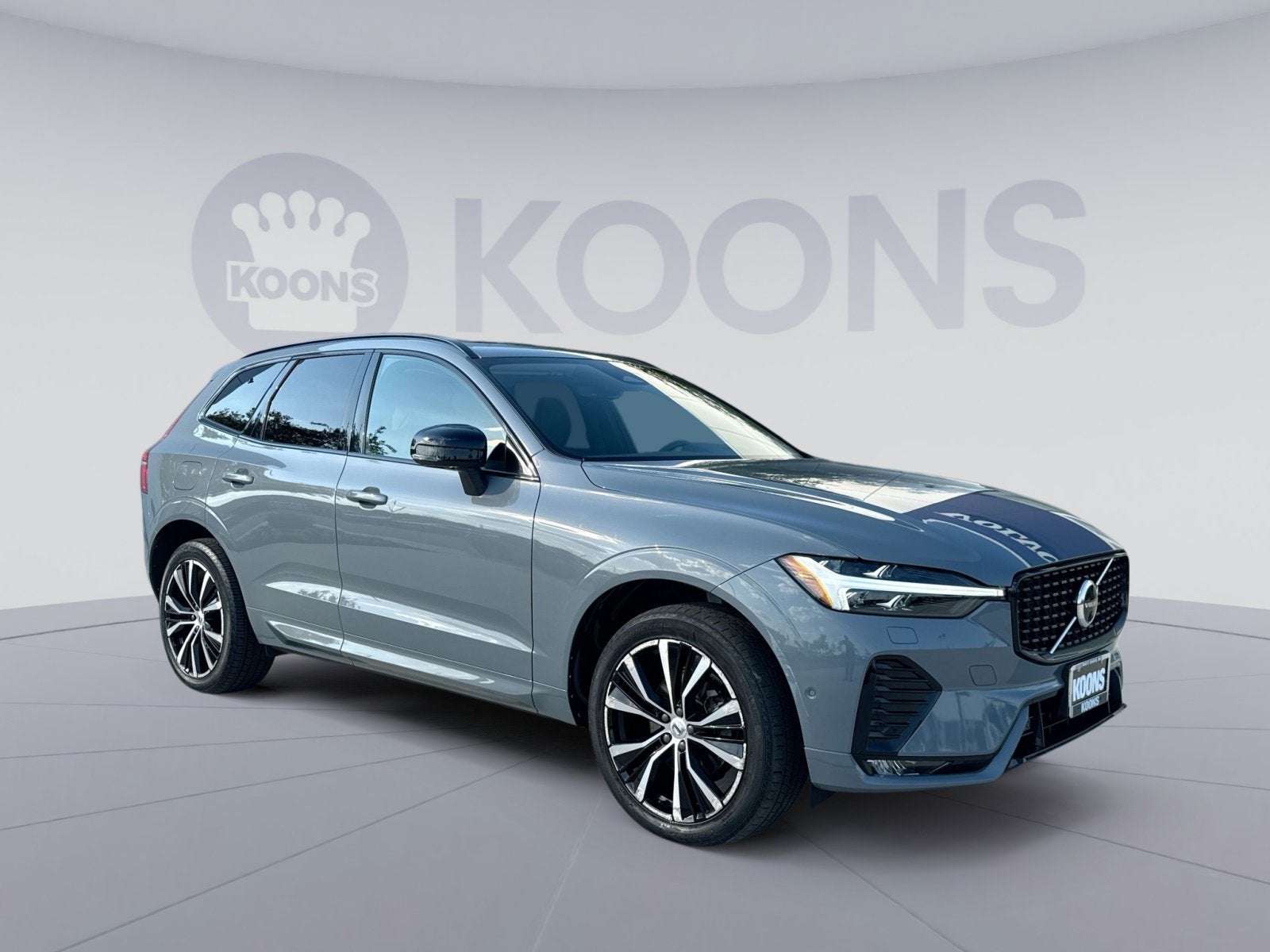 2023 Volvo XC60 B5 Plus Dark Theme