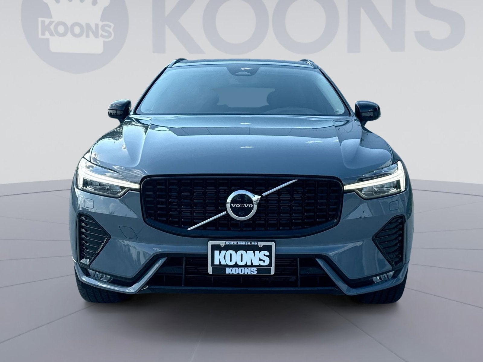 2023 Volvo XC60 B5 Plus Dark Theme