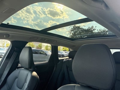 2023 Volvo XC60 B5 Plus Dark Theme