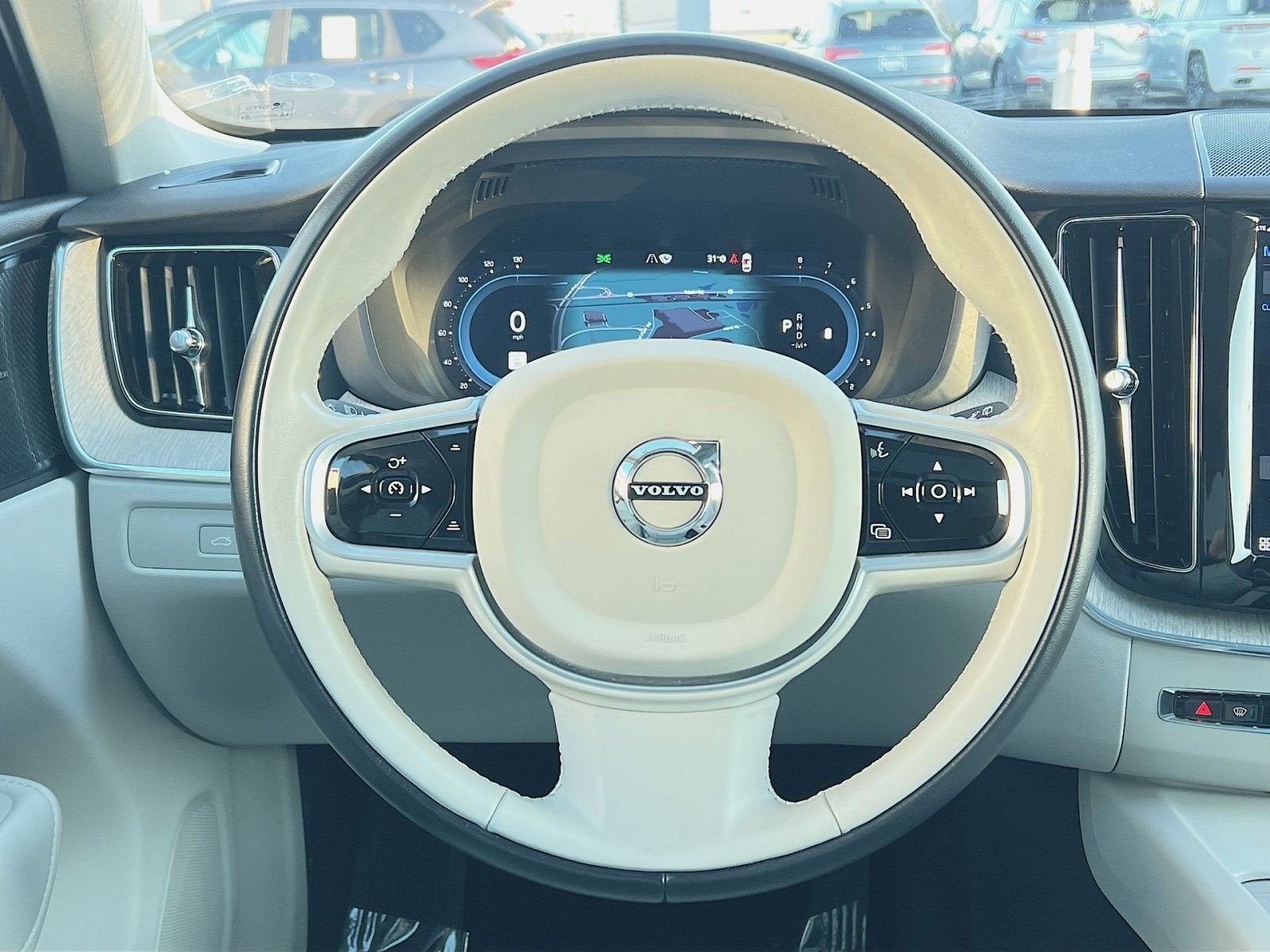 2023 Volvo XC60 B5 Plus Dark Theme