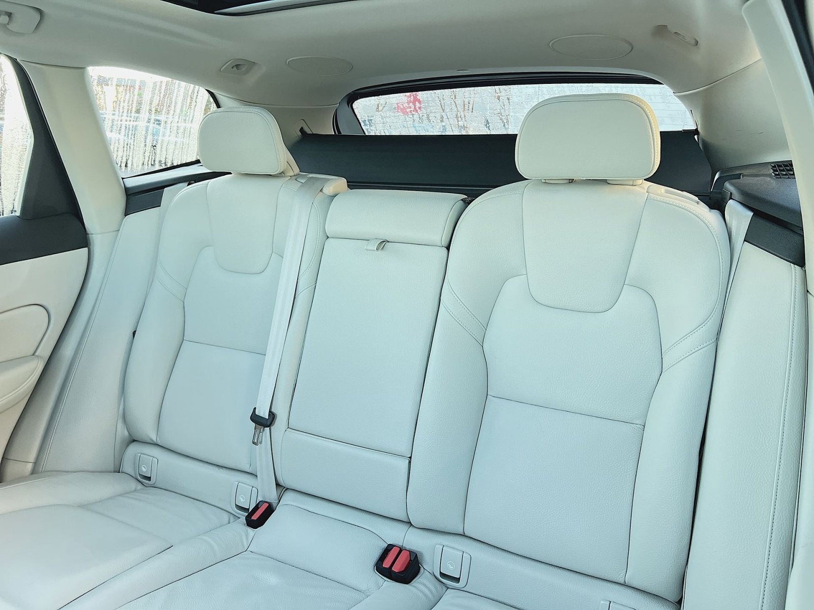 2023 Volvo XC60 B5 Plus Dark Theme