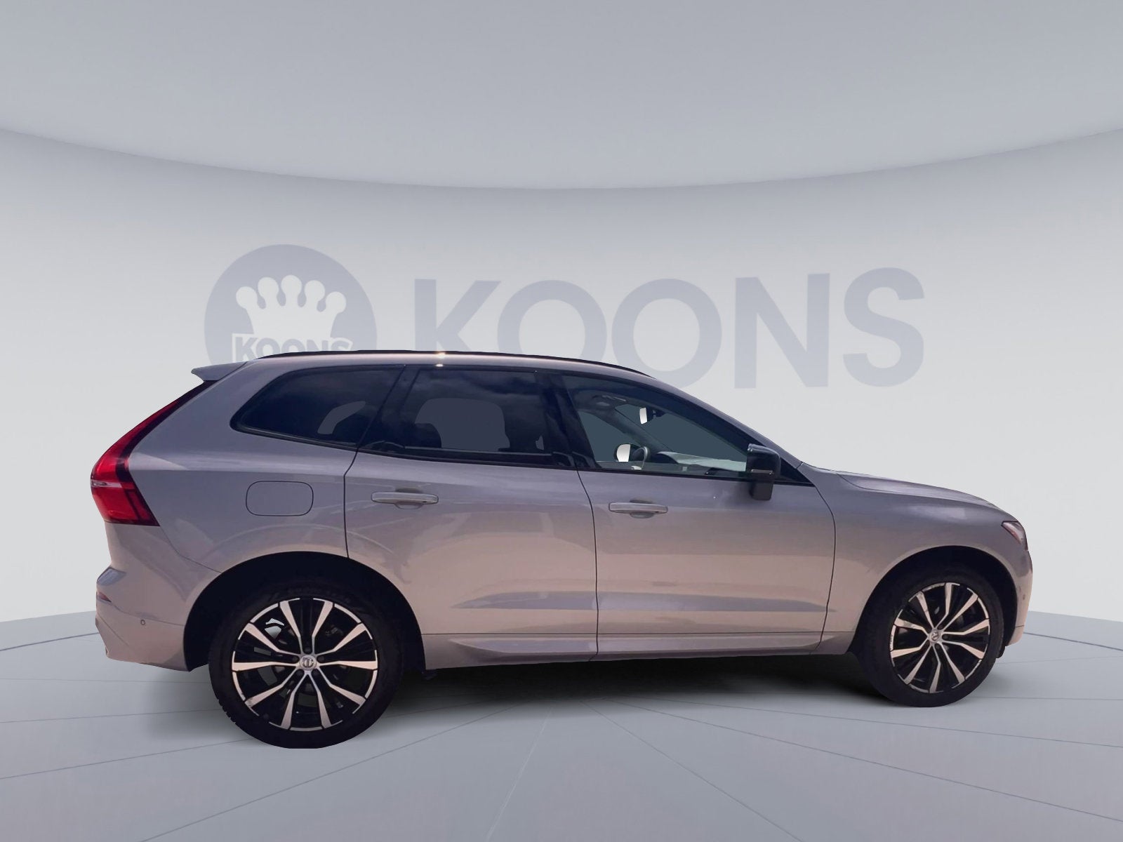 2023 Volvo XC60 B5 Plus Dark Theme