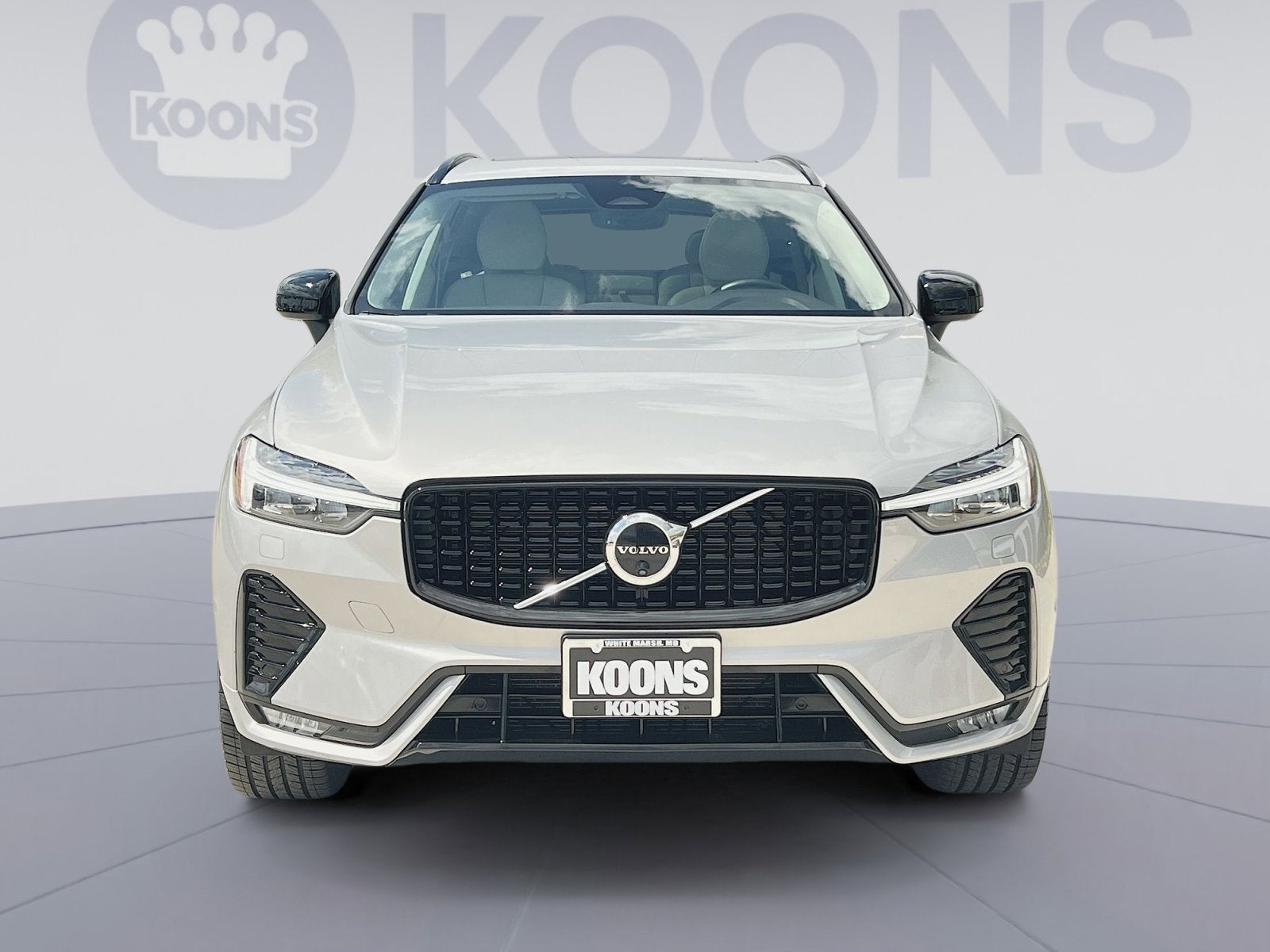 2023 Volvo XC60 B5 Plus Dark Theme