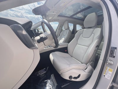 2023 Volvo XC60 B5 Plus Dark Theme