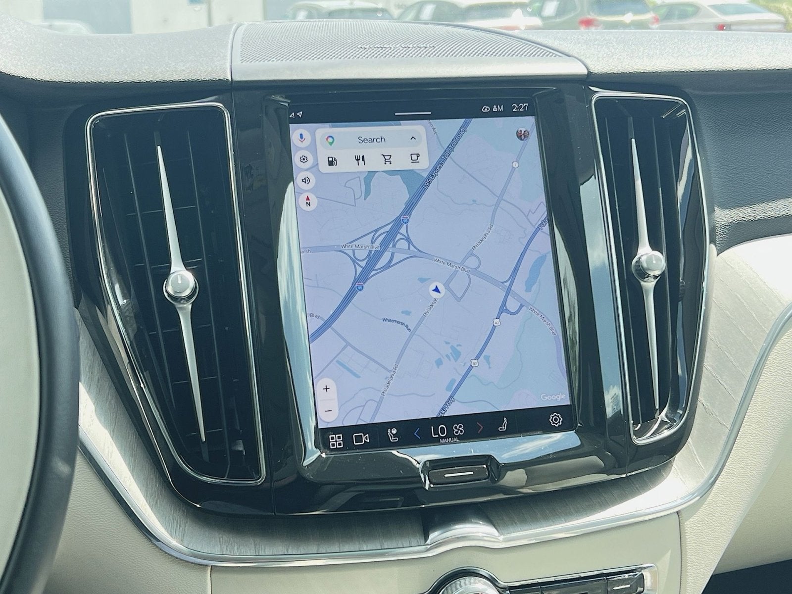 2023 Volvo XC60 B5 Plus Dark Theme