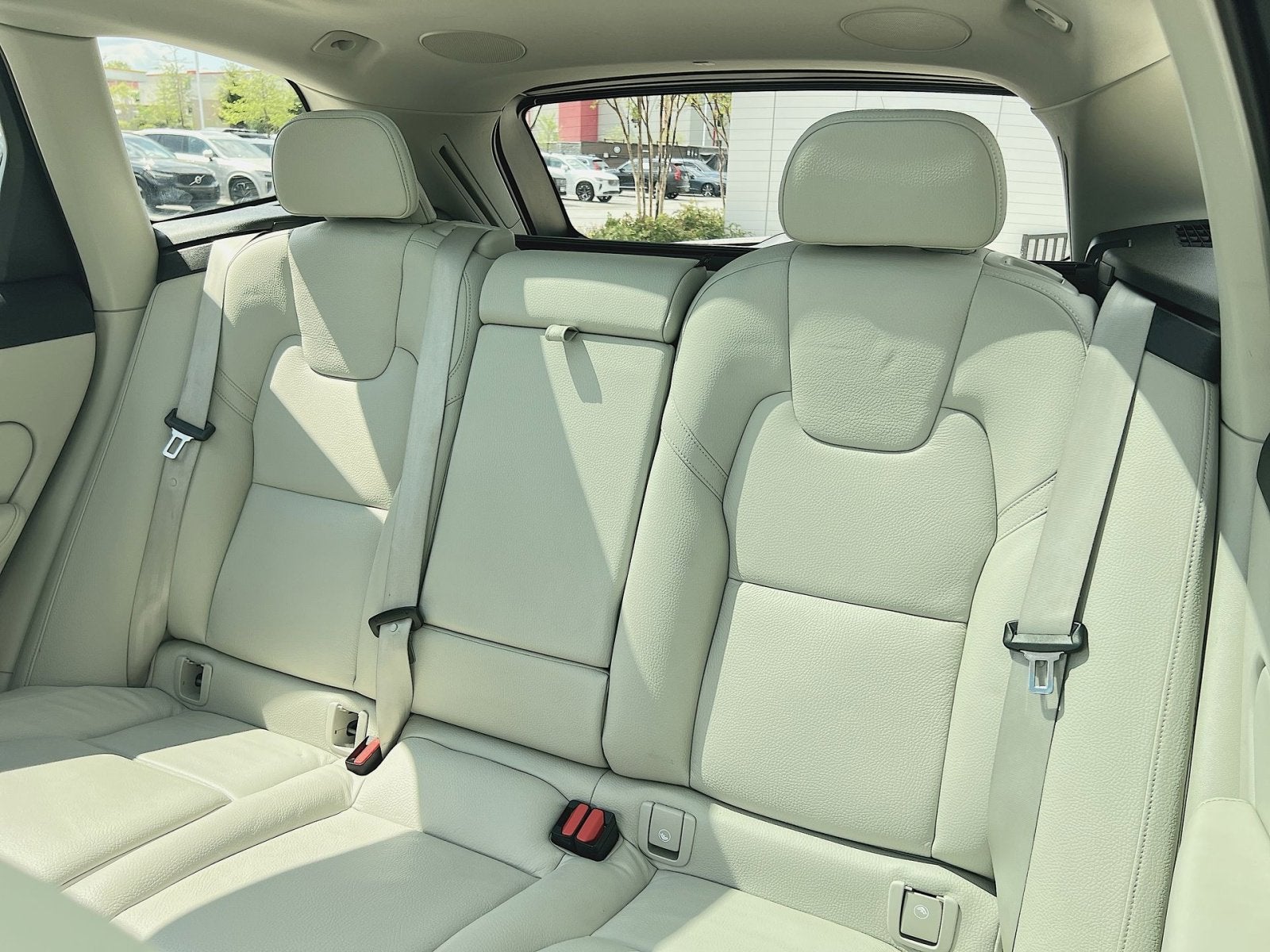 2023 Volvo XC60 B5 Plus Dark Theme