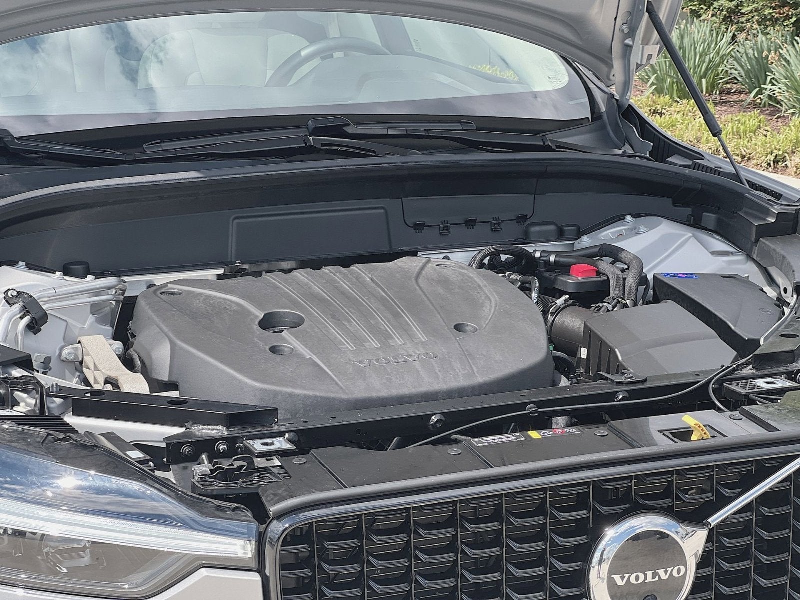 2023 Volvo XC60 B5 Plus Dark Theme