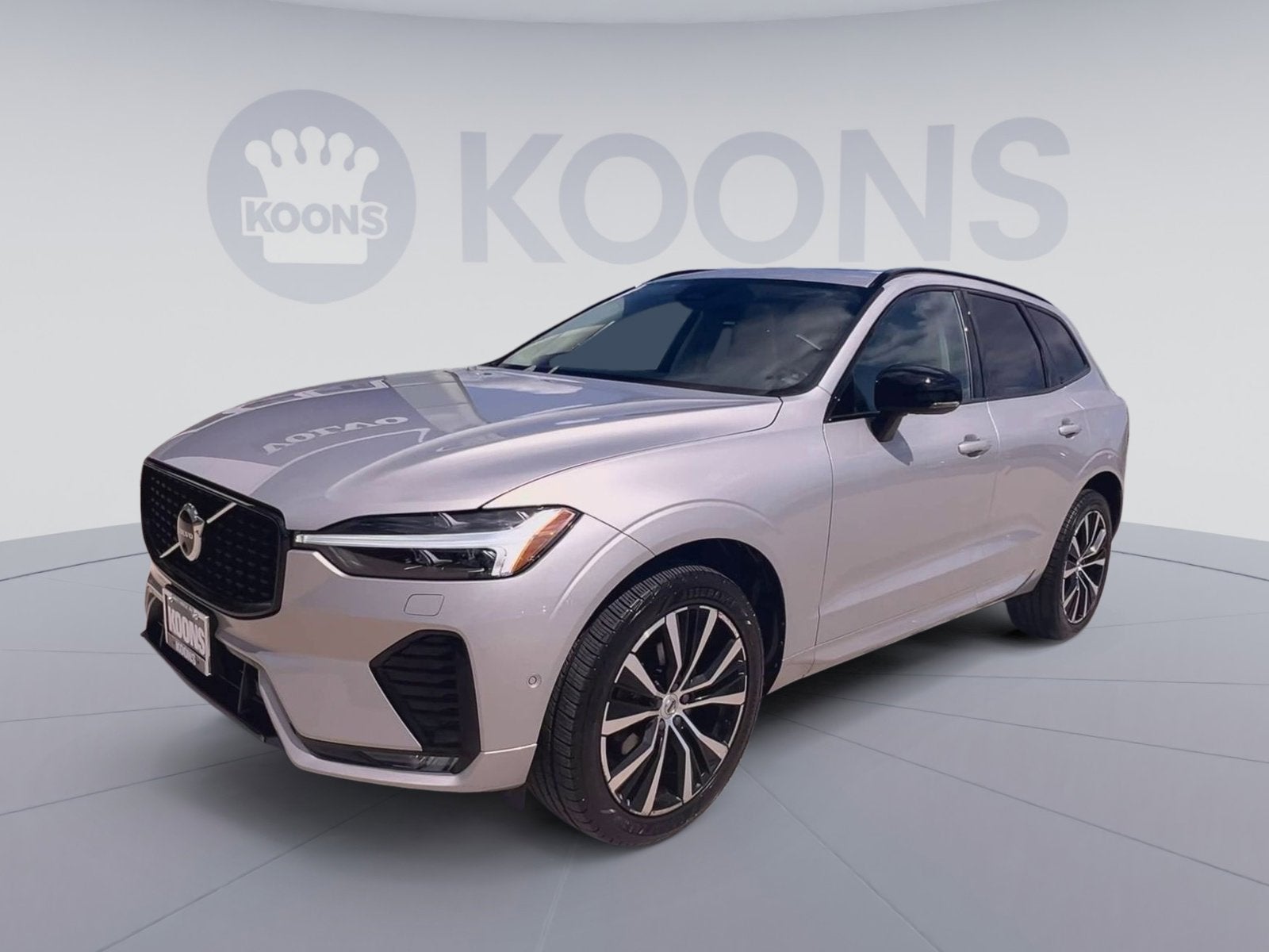 2023 Volvo XC60 B5 Plus Dark Theme