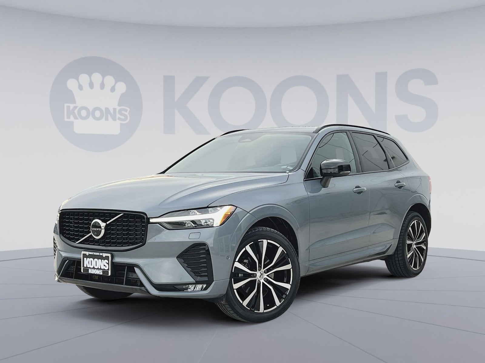 2023 Volvo XC60 B5 Plus Dark Theme