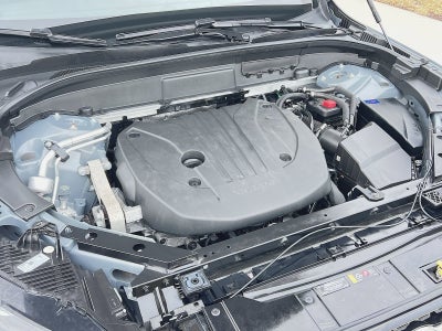 2023 Volvo XC60 B5 Plus Dark Theme