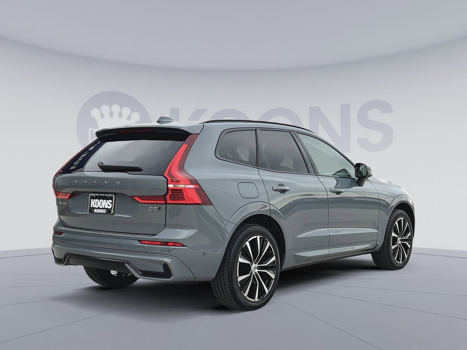 2023 Volvo XC60 B5 Plus Dark Theme