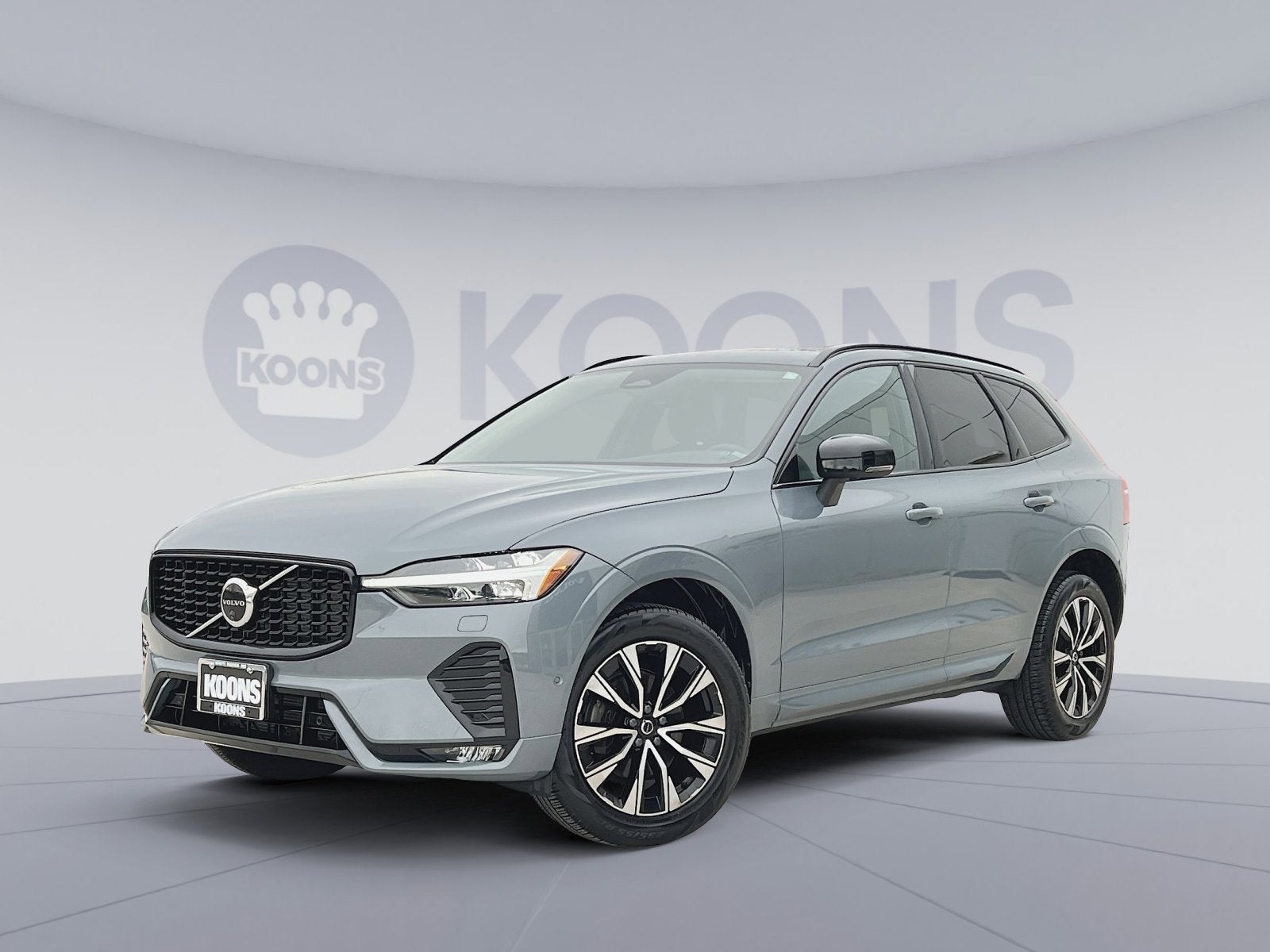2023 Volvo XC60 B5 Plus Dark Theme