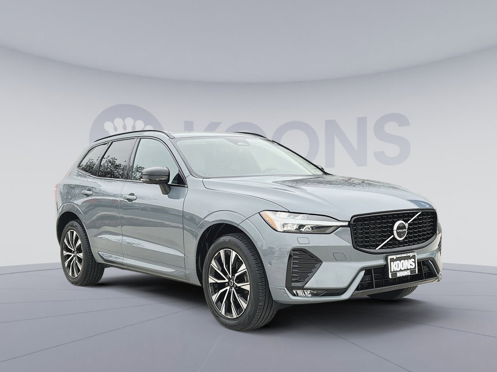 2023 Volvo XC60 B5 Plus Dark Theme