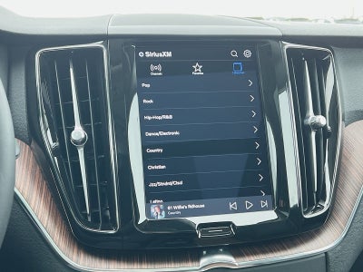 2023 Volvo XC60 B5 Plus Dark Theme