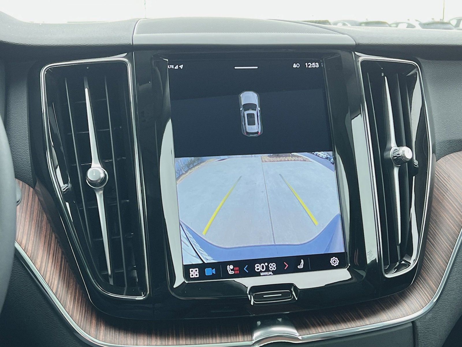 2023 Volvo XC60 B5 Plus Dark Theme