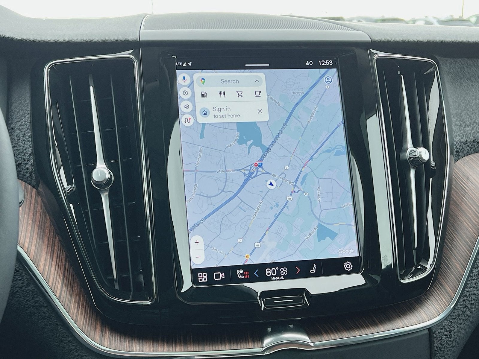 2023 Volvo XC60 B5 Plus Dark Theme