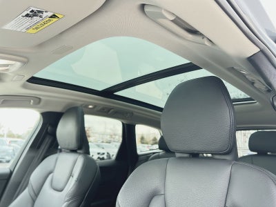 2023 Volvo XC60 B5 Plus Dark Theme