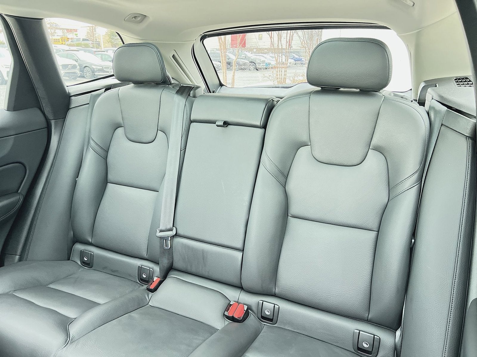 2023 Volvo XC60 B5 Plus Dark Theme