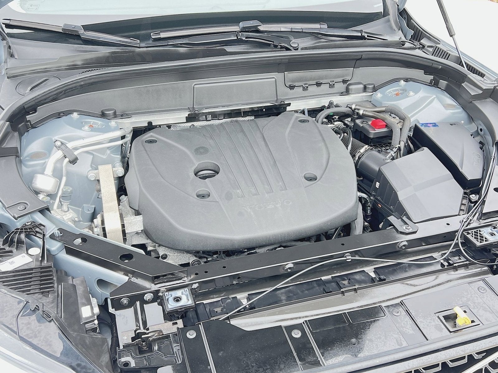 2023 Volvo XC60 B5 Plus Dark Theme