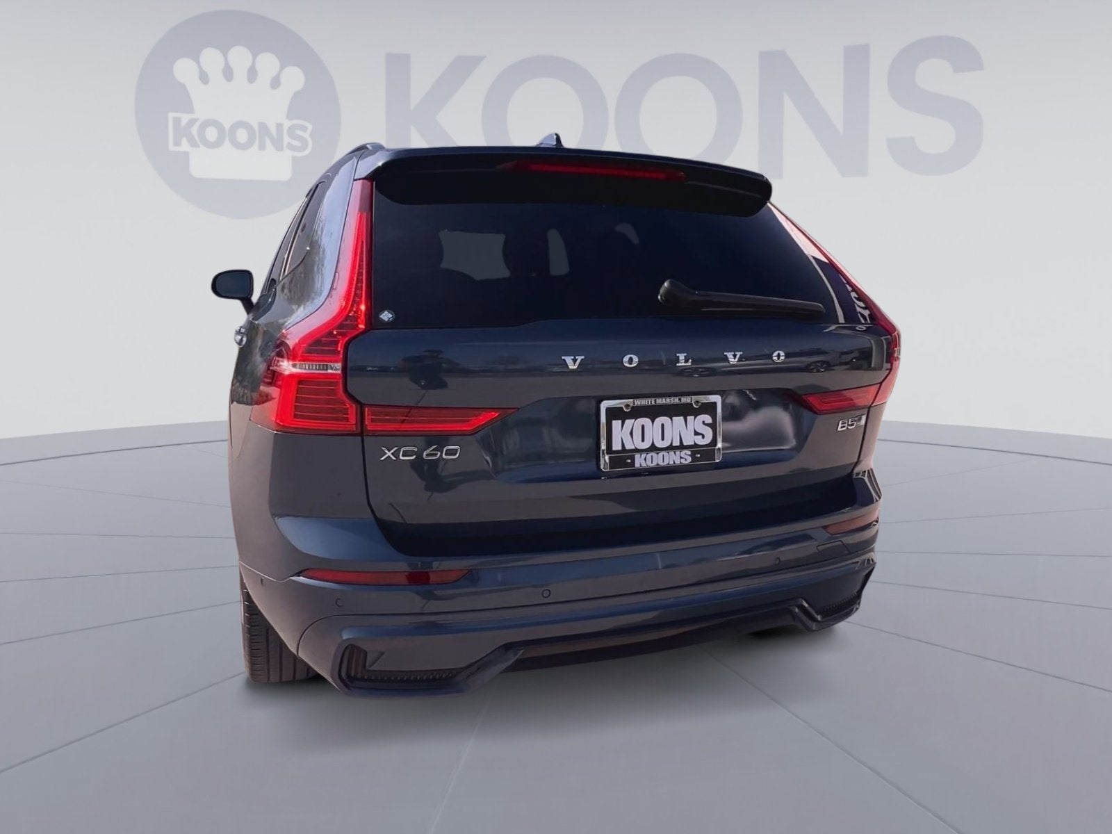 2023 Volvo XC60 B5 Plus Dark Theme