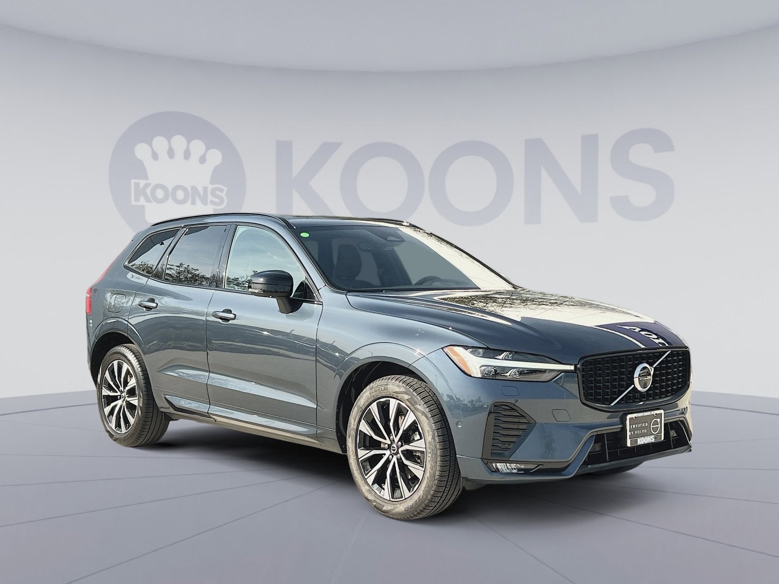 2023 Volvo XC60 B5 Plus Dark Theme