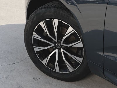 2023 Volvo XC60 B5 Plus Dark Theme